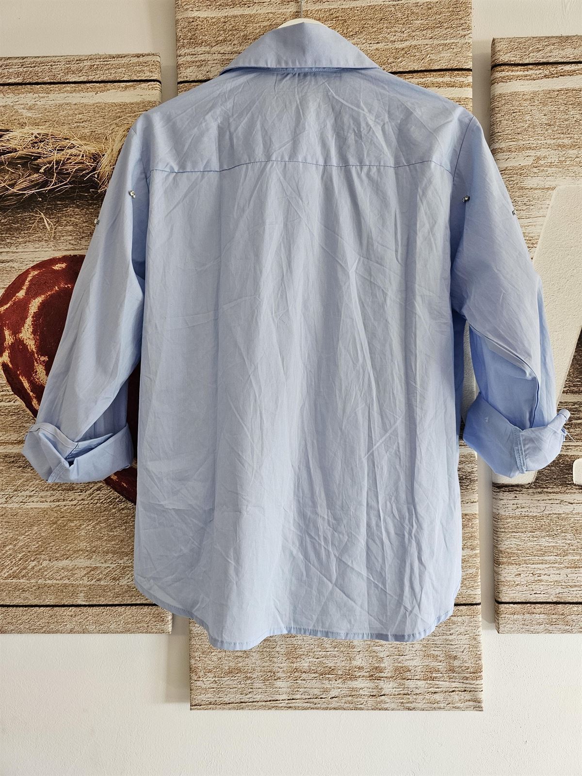 Camisa Bisou's azul cielo con apliques Brillo - Imagen 4
