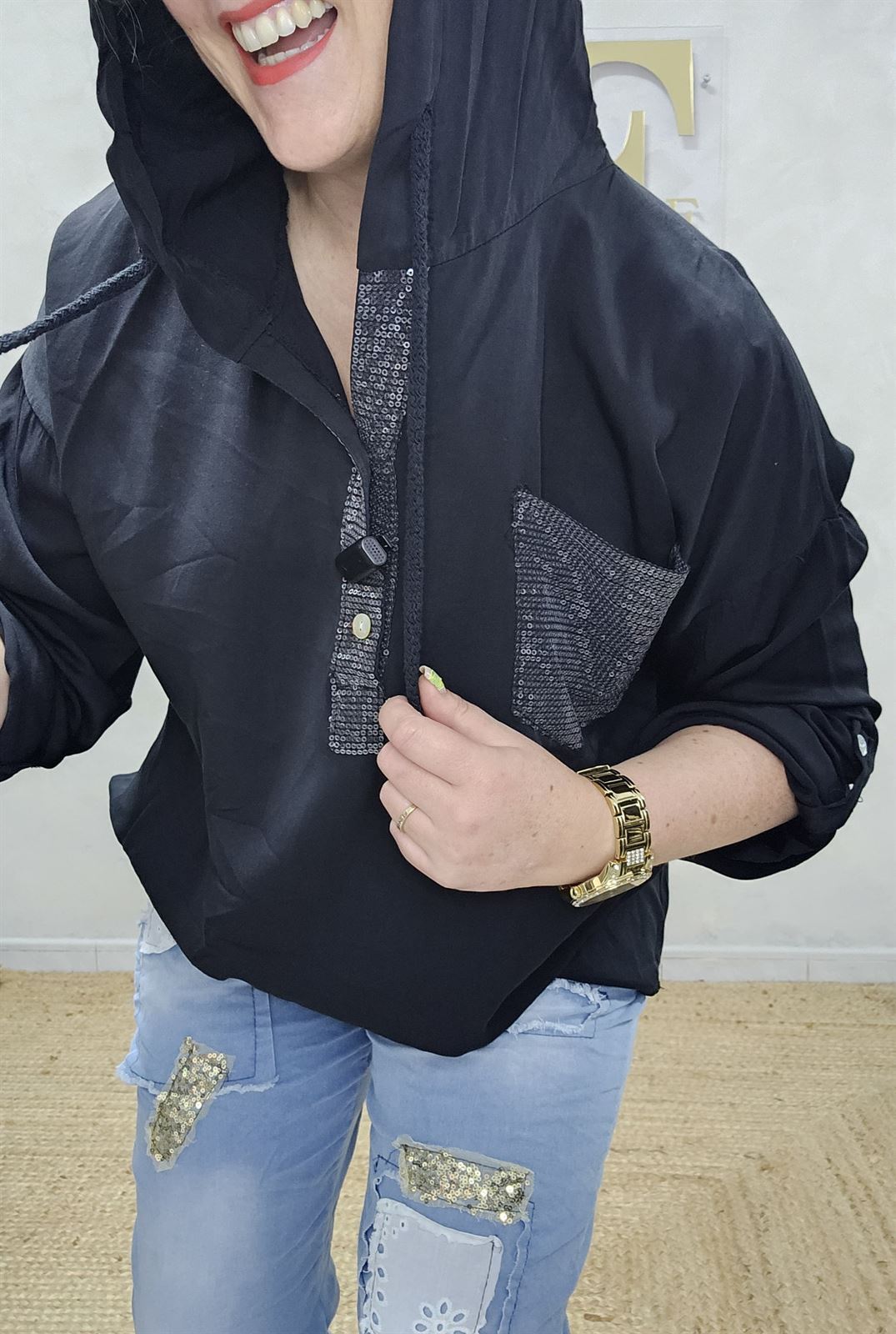 Camiseta Black Capucha - Imagen 6