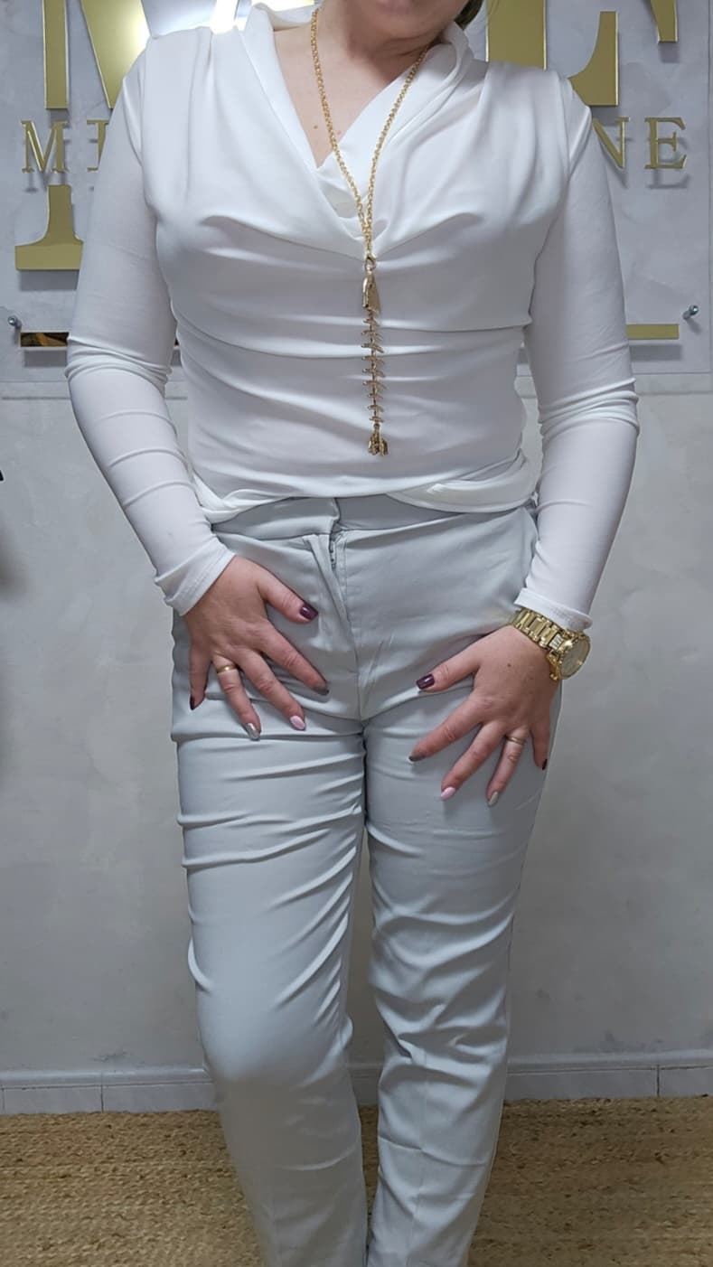 Camiseta Elástica Con Collar. - Imagen 4