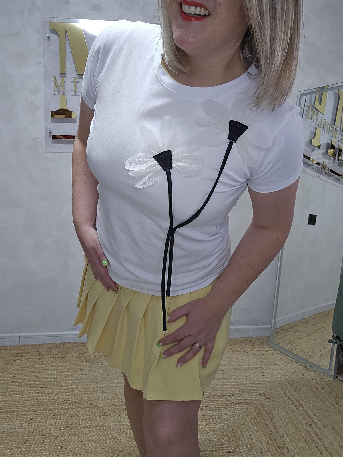 Camiseta Flor Relieve - Imagen 4