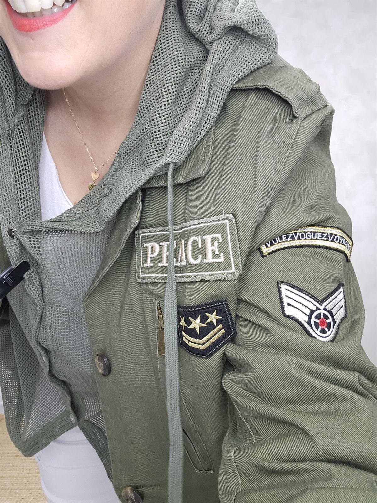 Chaqueta Militar Con Escudo y Placa - Imagen 2