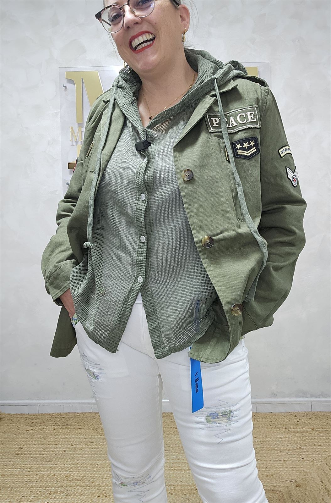 Chaqueta Militar Con Escudo y Placa - Imagen 4