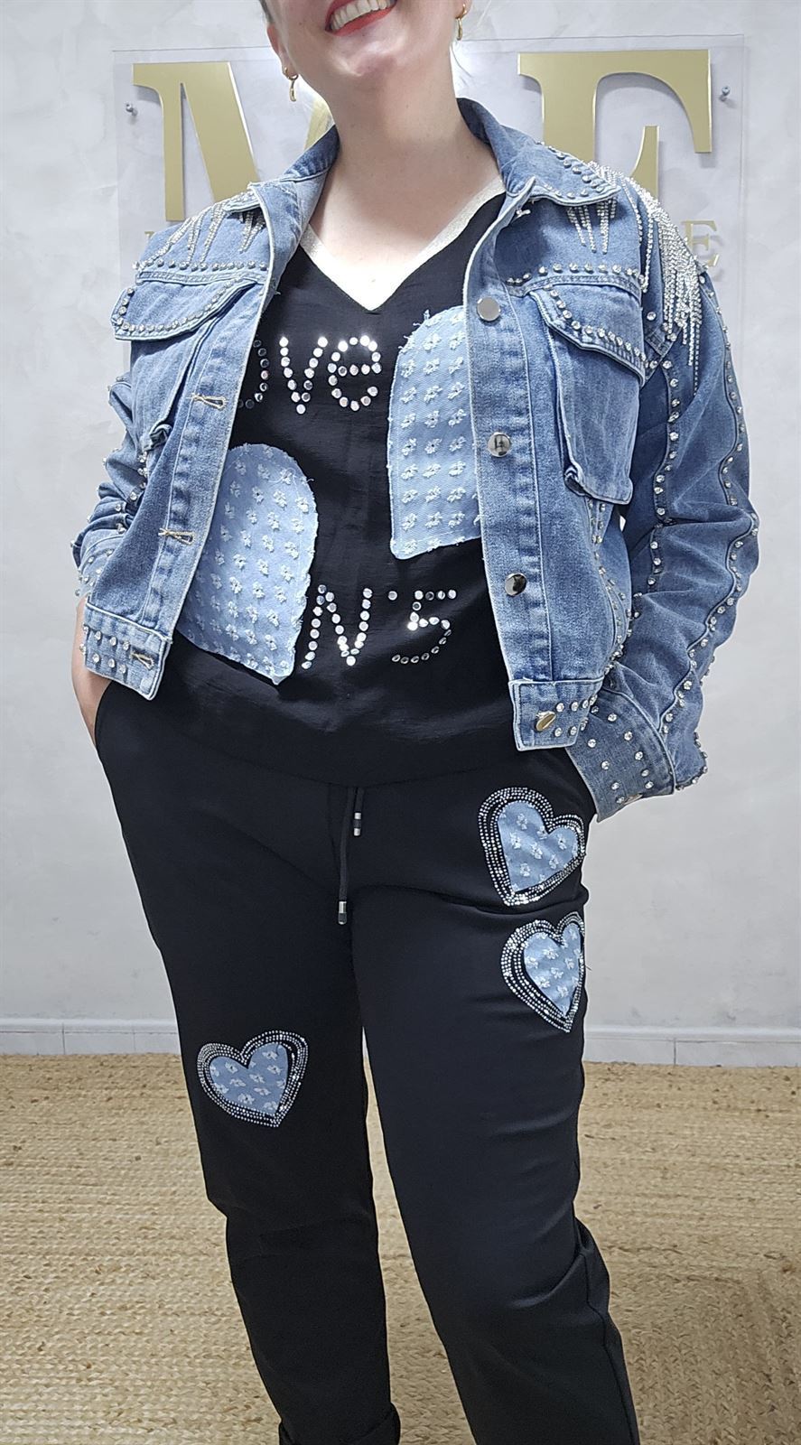 Jogger Negro Corazones - Imagen 5