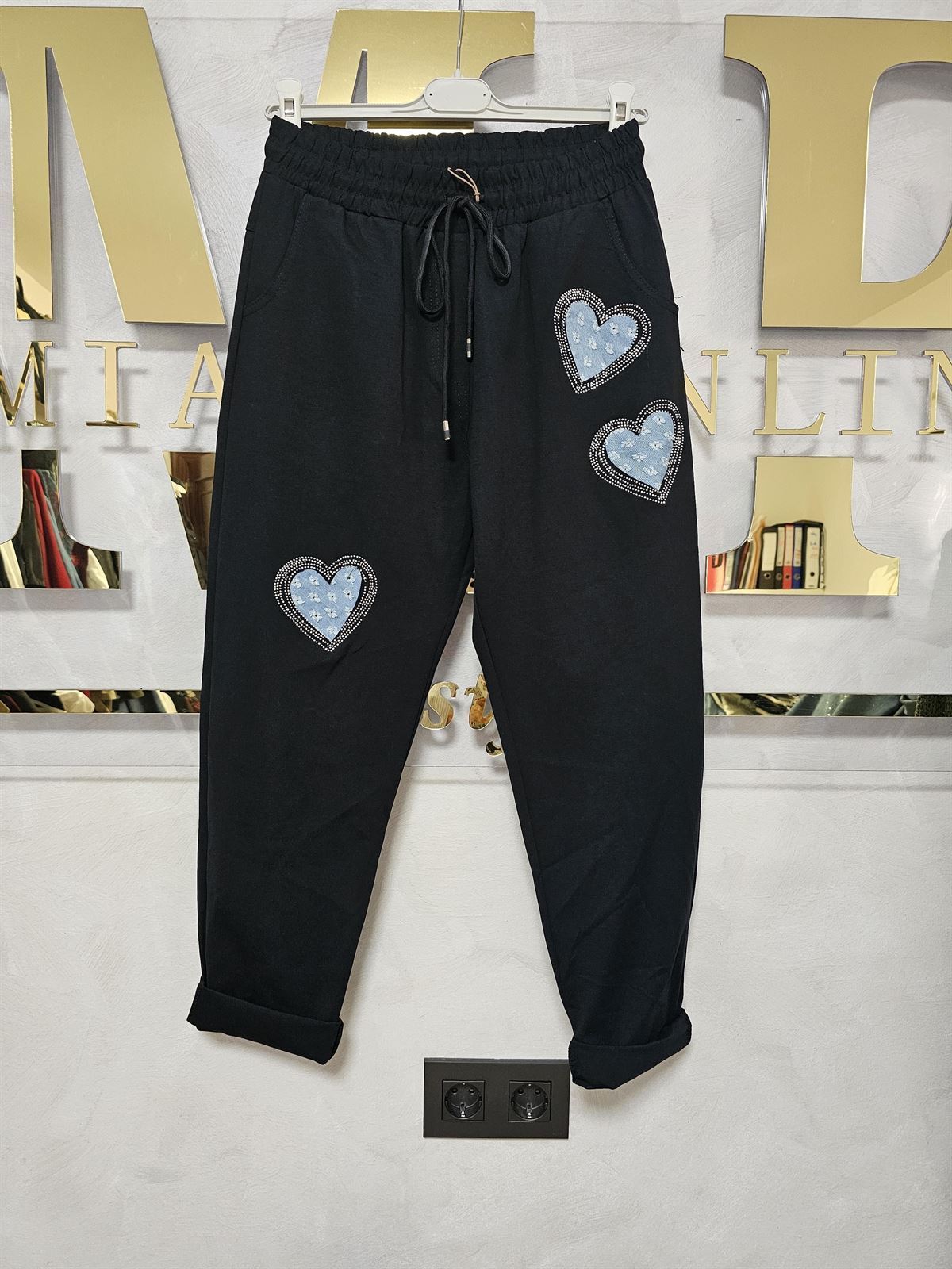 Jogger Negro Corazones - Imagen 6