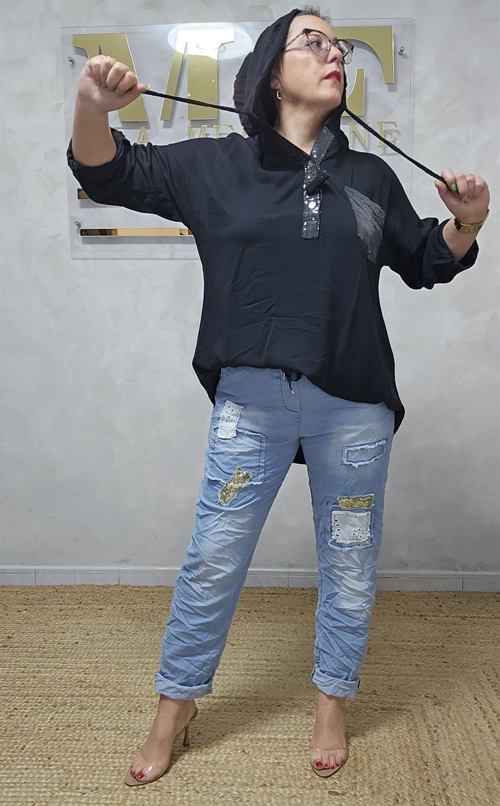Jogger Vaquero Con Lentejuelas - Imagen 1