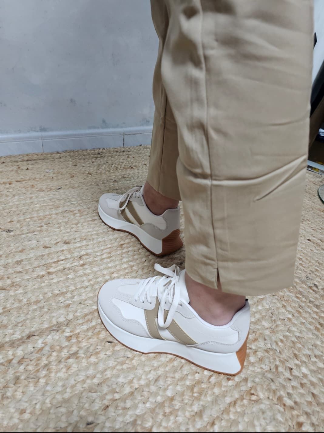 Zapatilla Alta Beige - Imagen 1